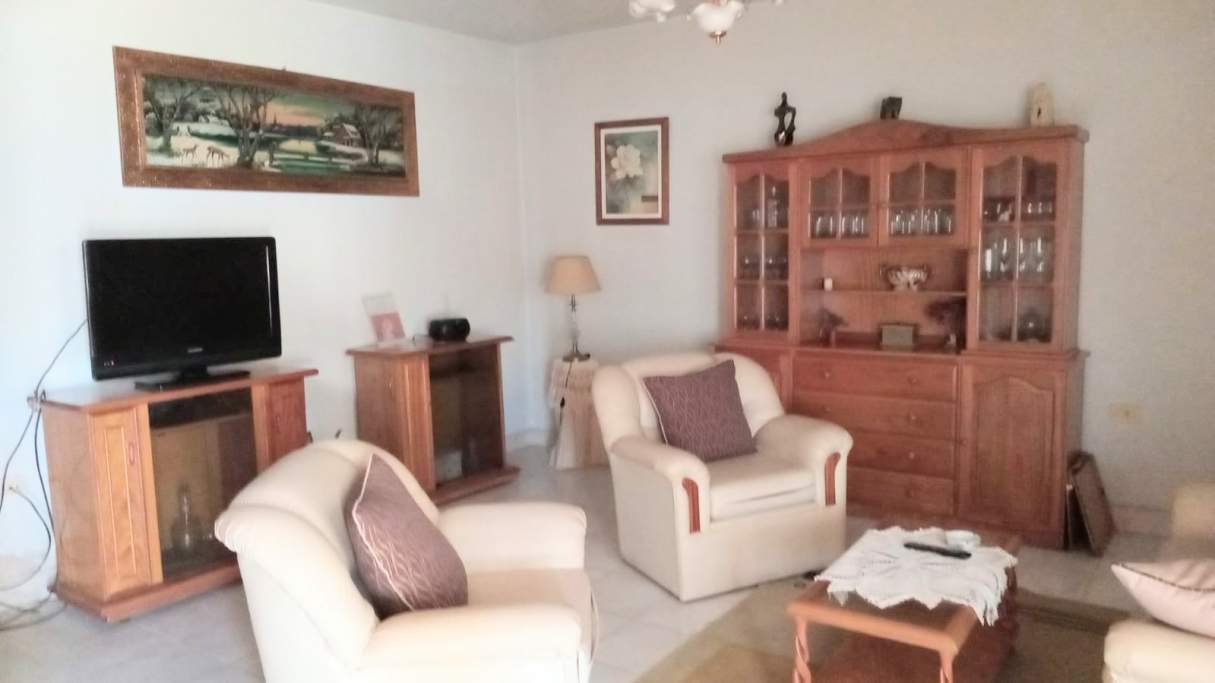 SE VENDEN TRES CASAS EN MISMO TERRENO - MACRO CENTRO RIO CUARTO