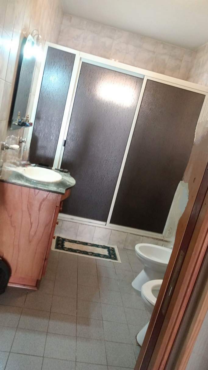 SE VENDEN TRES CASAS EN MISMO TERRENO - MACRO CENTRO RIO CUARTO