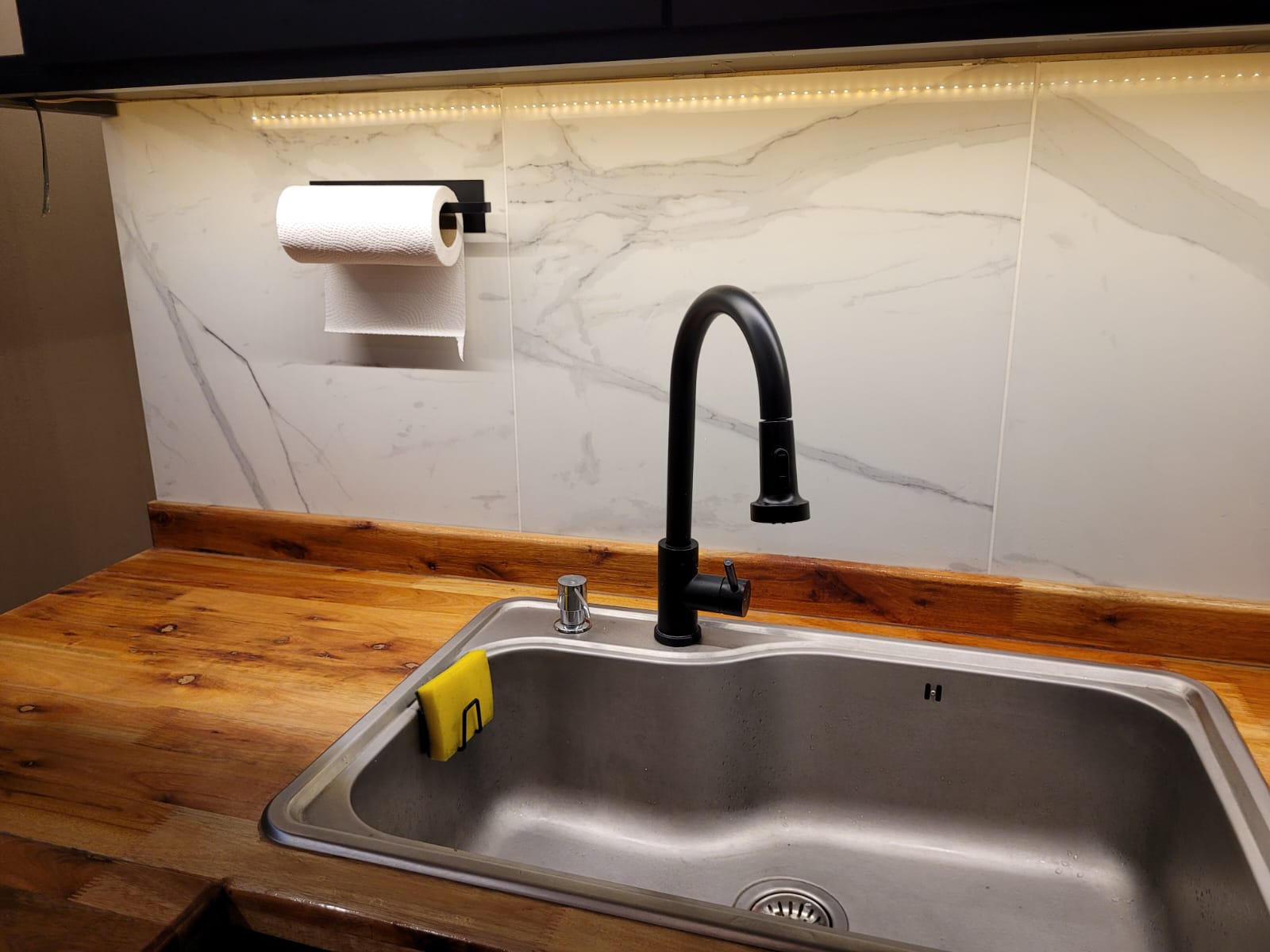 VENDO CASA EN BELLA VISTA BARRIO CERRADO RIO CEBALLOS, OPORTUNIDAD CASA A ESTRENA!!!!