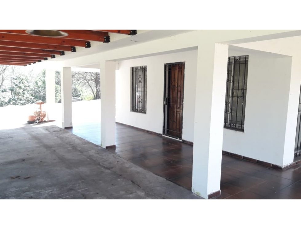 CASA EN BARRIO LA RIVERA. ANISACATE.