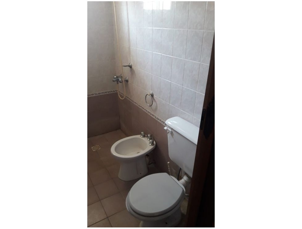 CASA EN BARRIO LA RIVERA. ANISACATE.