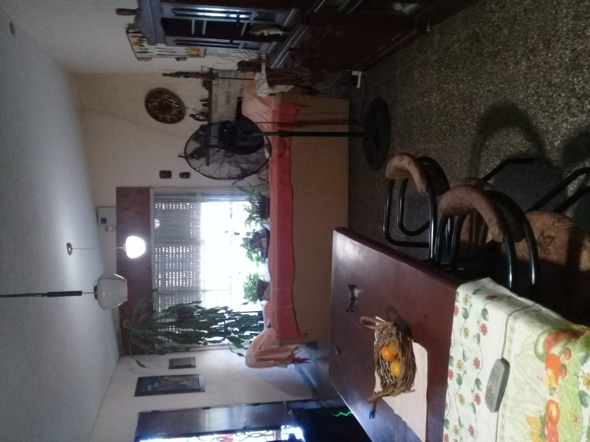 VENDO OPORTUNIDAD CASA EN UNQUILLO!! IMPECABLE PROPIEDAD CON PILETA MUY CERCA DEL CENTRO DE UNQUILLO