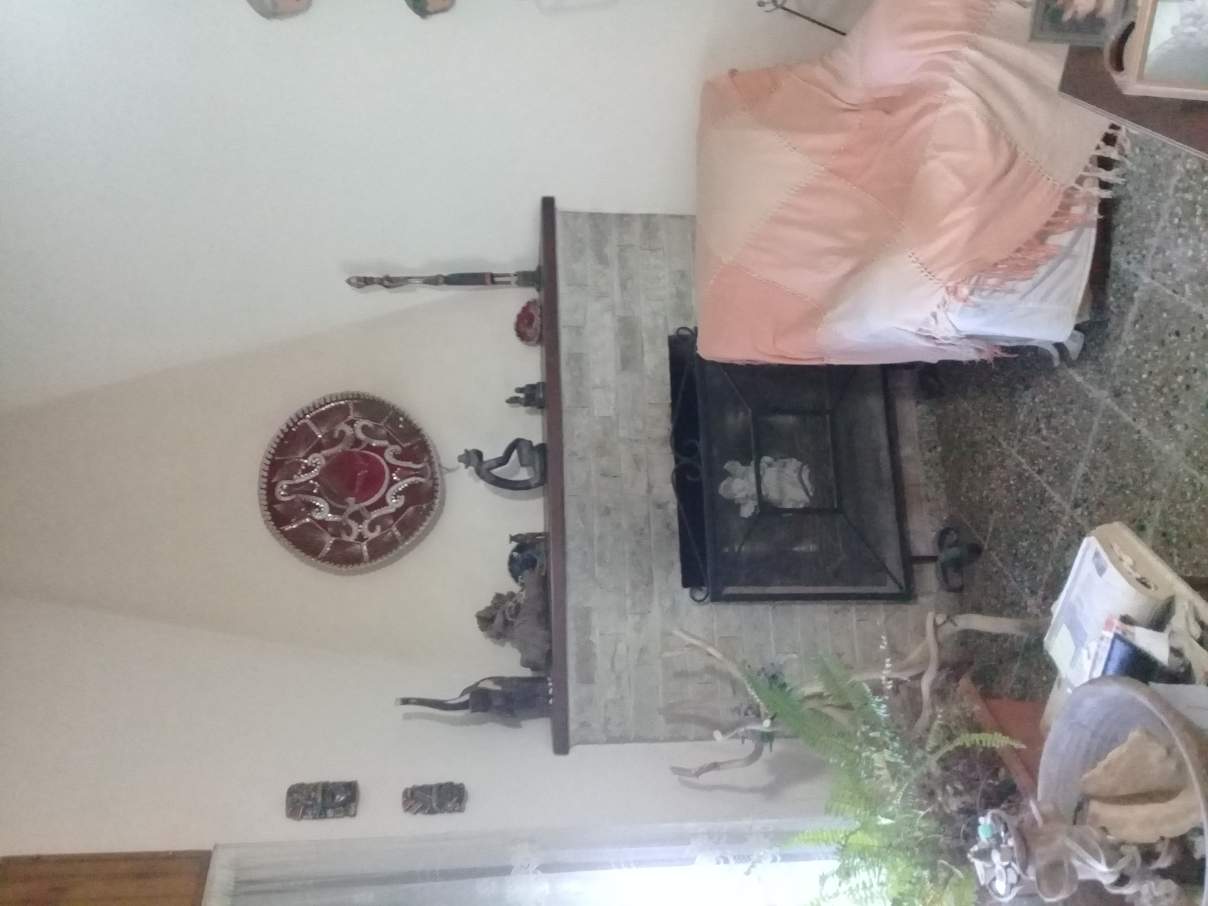 VENDO OPORTUNIDAD CASA EN UNQUILLO!! IMPECABLE PROPIEDAD CON PILETA MUY CERCA DEL CENTRO DE UNQUILLO