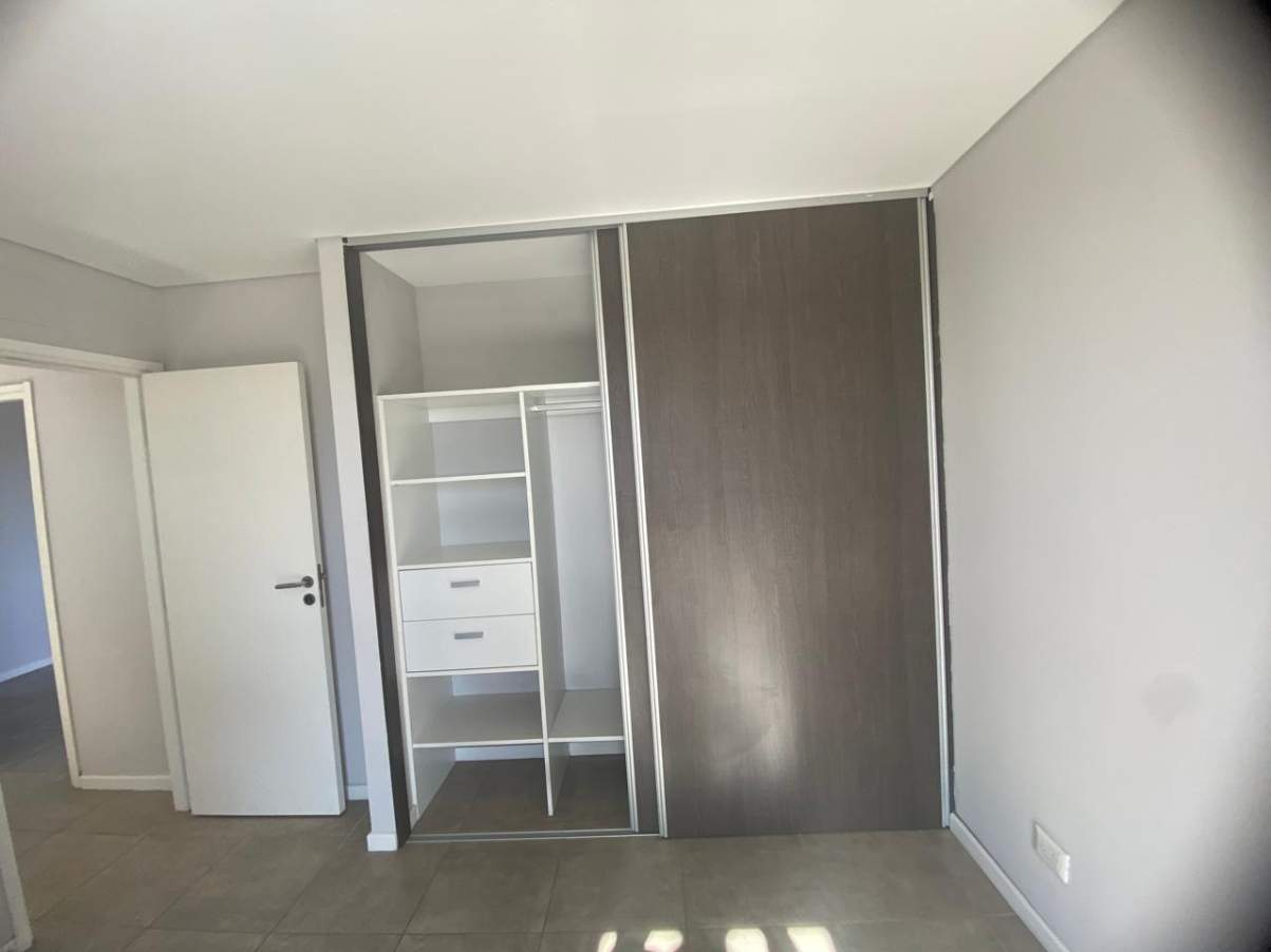 COMPLEJO CARDINALES  COLON ESQ. ZIPOLI DPTO EN VENTA 2 DOR.COCHERA