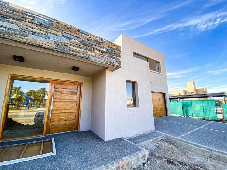 CASA EN VENTA LA CASCADA COUNTRY A ESTRENAR