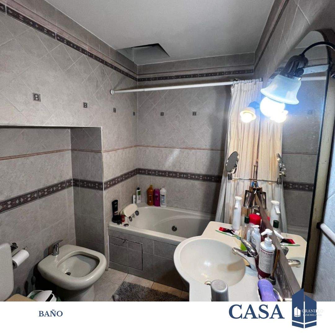 CASA EN VENTA. BARRIO SAN SALVADOR.