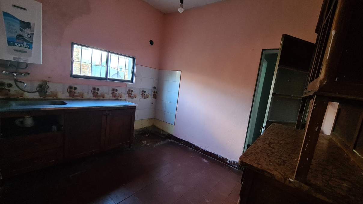 SE VENDE CASA CON GALPON AMPLIO