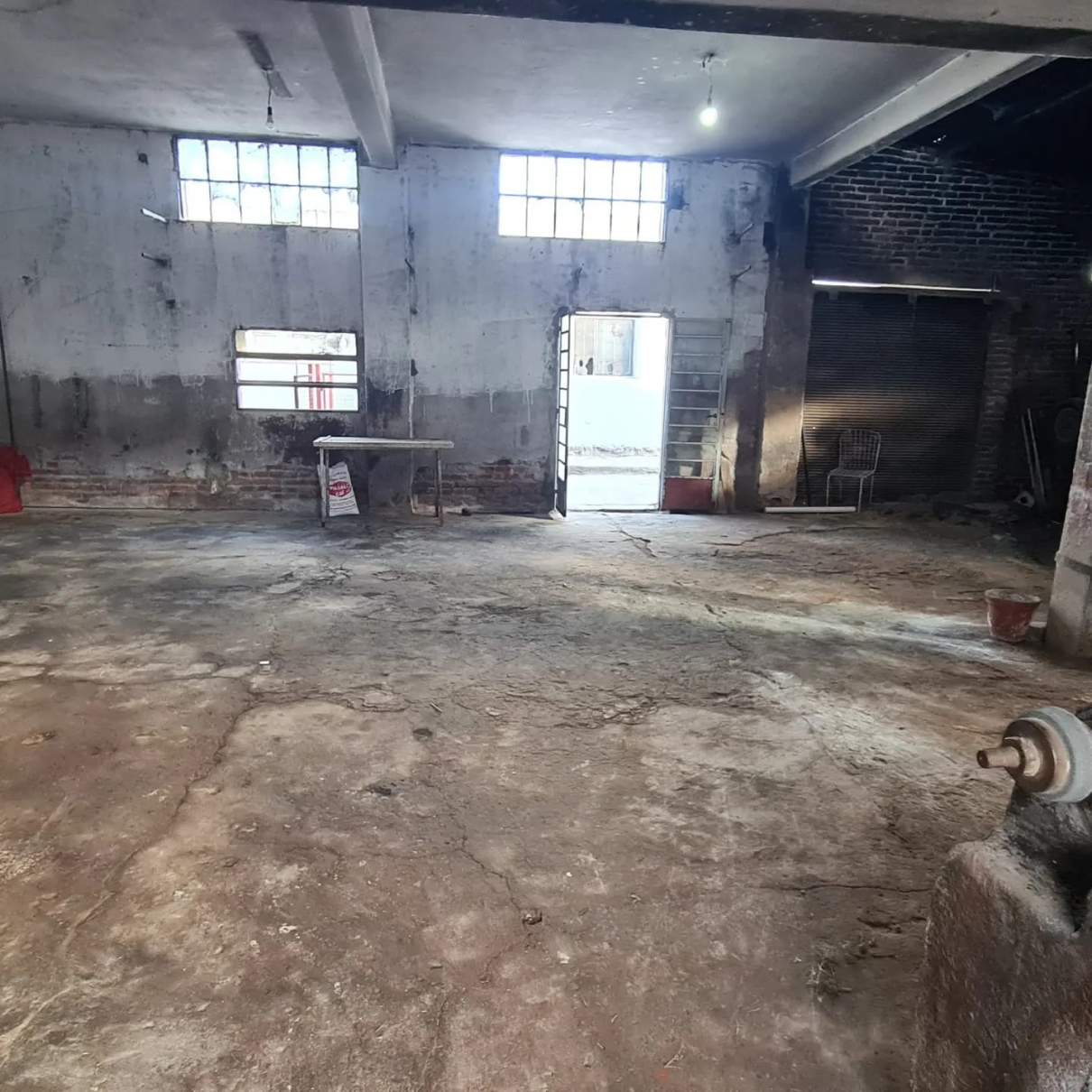 SE VENDE CASA CON GALPON AMPLIO