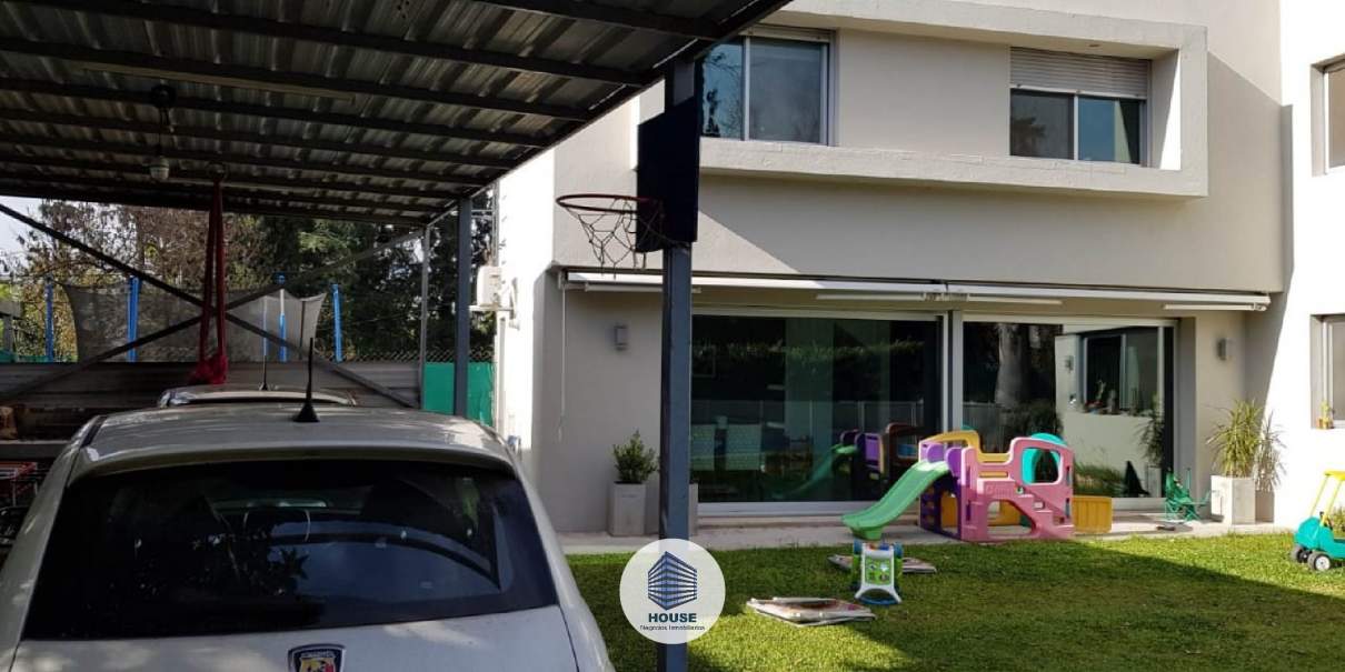 CASA TRES DORMITORIOS EN VENTA  HOUSING VILLA WARCALDE