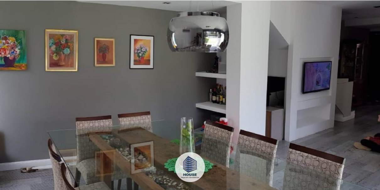 CASA TRES DORMITORIOS EN VENTA  HOUSING VILLA WARCALDE