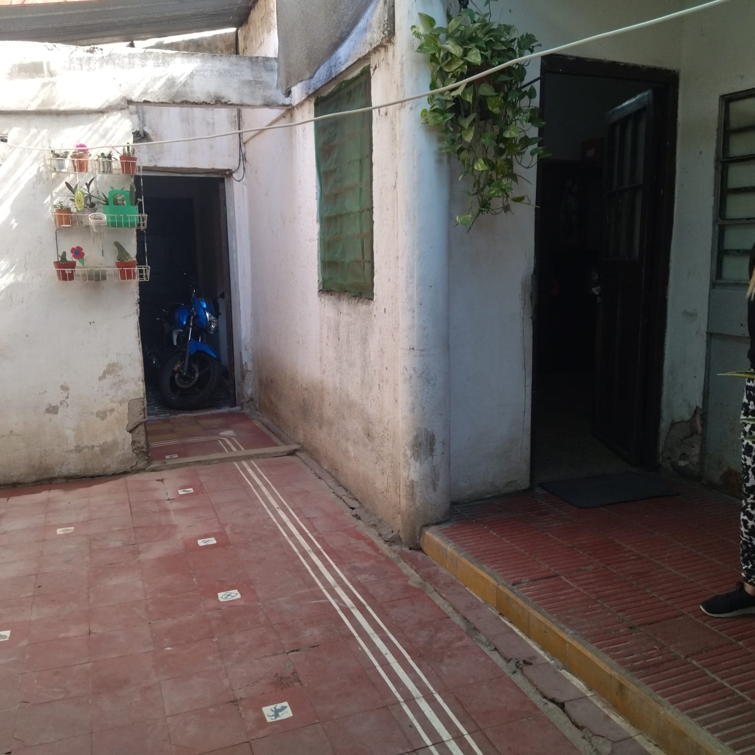 CASA MAS DEPTO EN VENTA BARRIO MARECHAL (A RECICLAR)