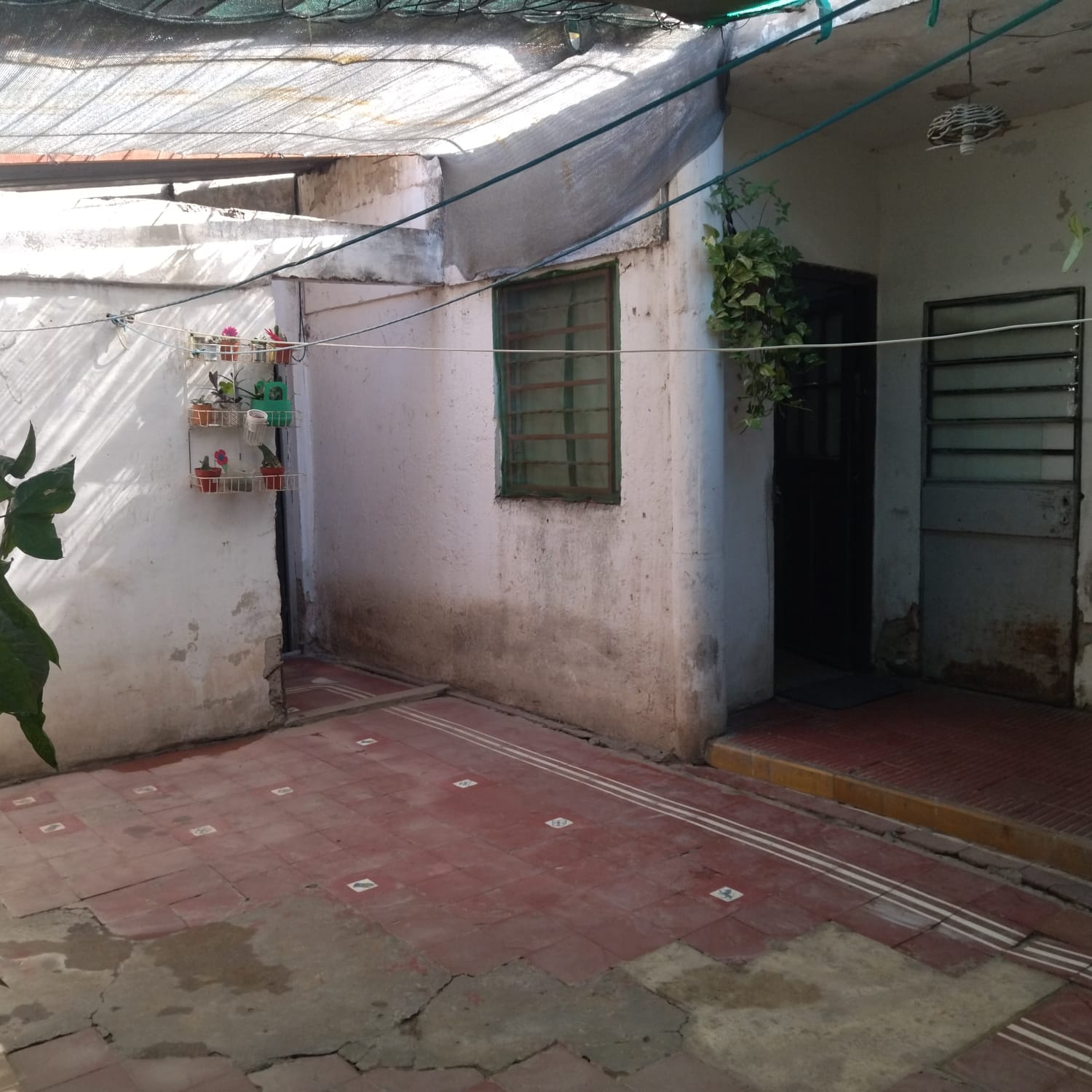 CASA MAS DEPTO EN VENTA BARRIO MARECHAL (A RECICLAR)