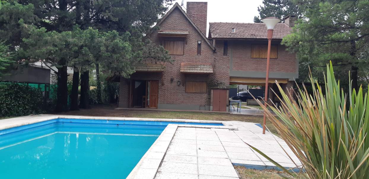 CARLOS PAZ, CASA CON BUENA UBICACION