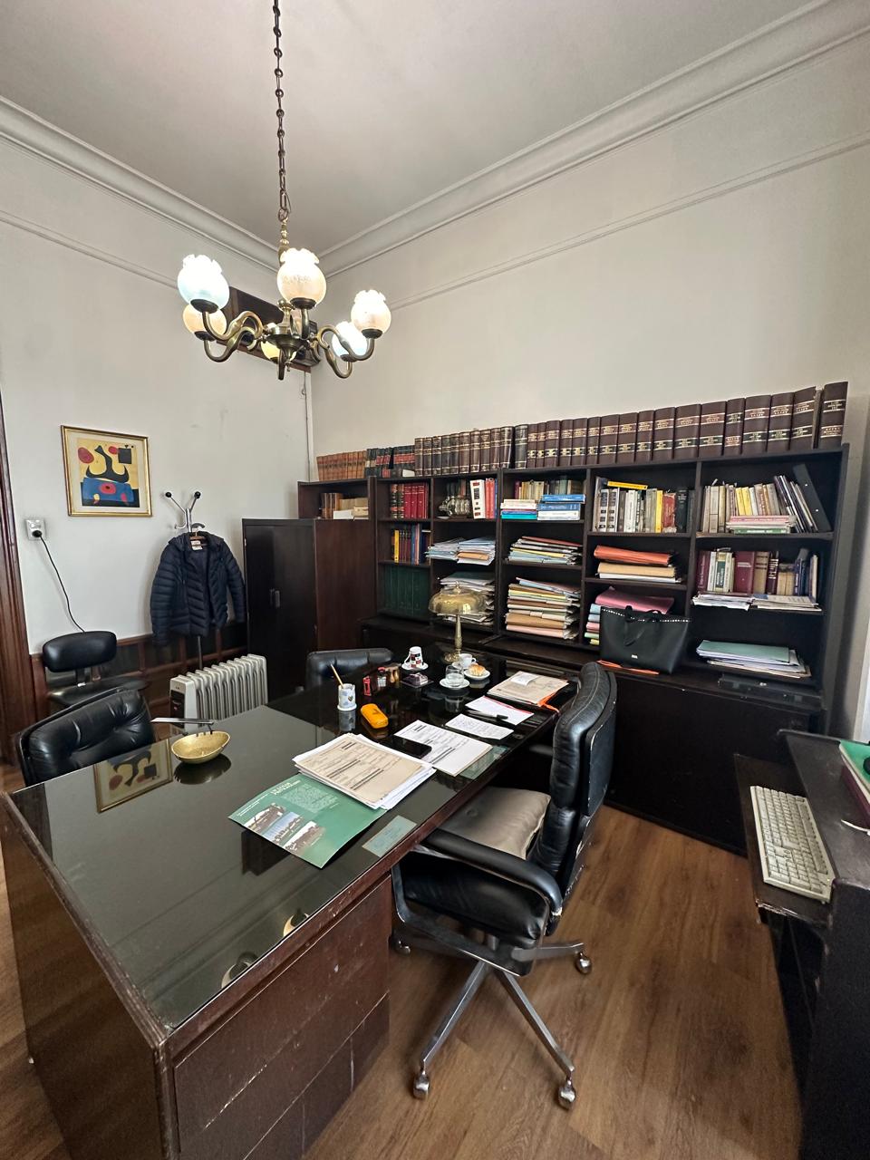 Centro - Venta Oficina c- 6 privados