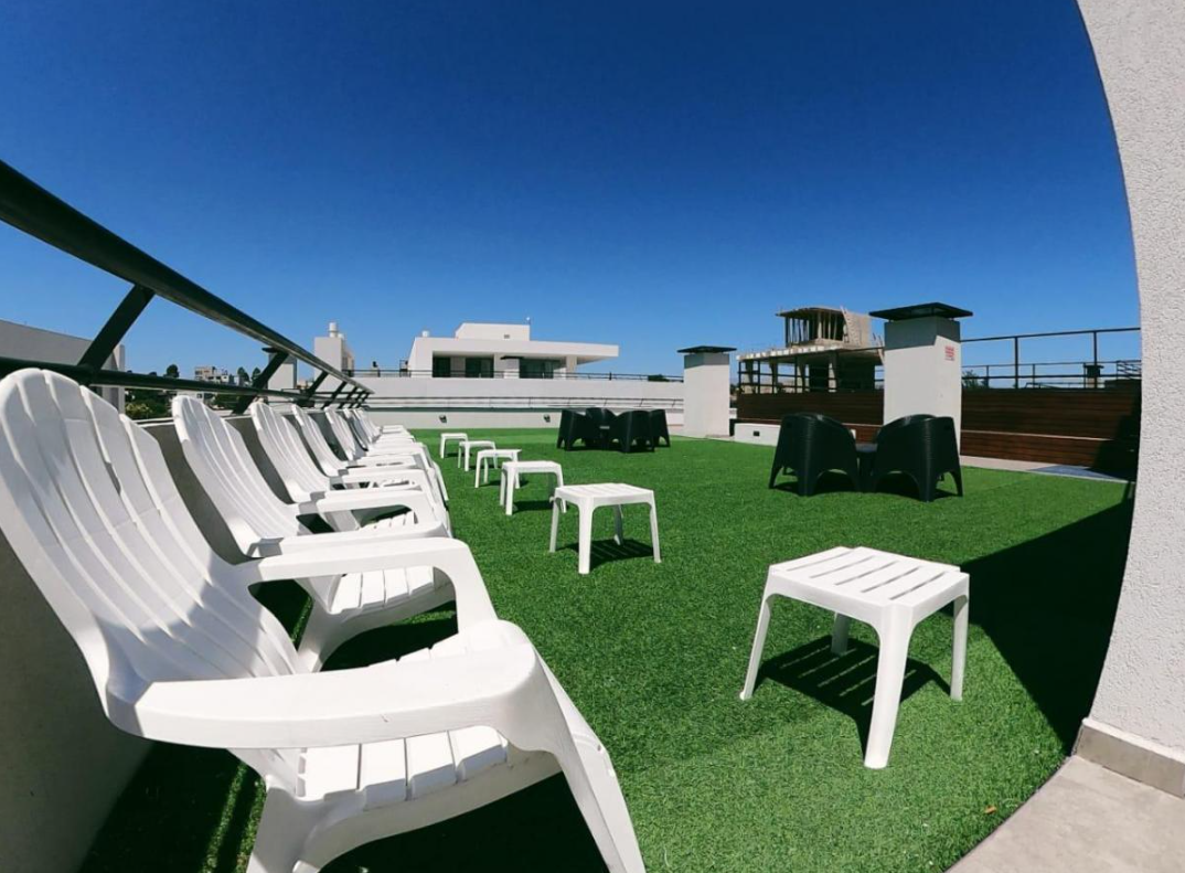 Venta Duplex 2 Dorm. con Cochera y Pileta