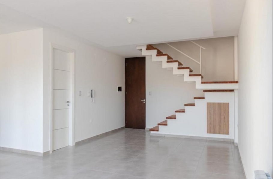 Venta Duplex 2 Dorm. con Cochera y Pileta