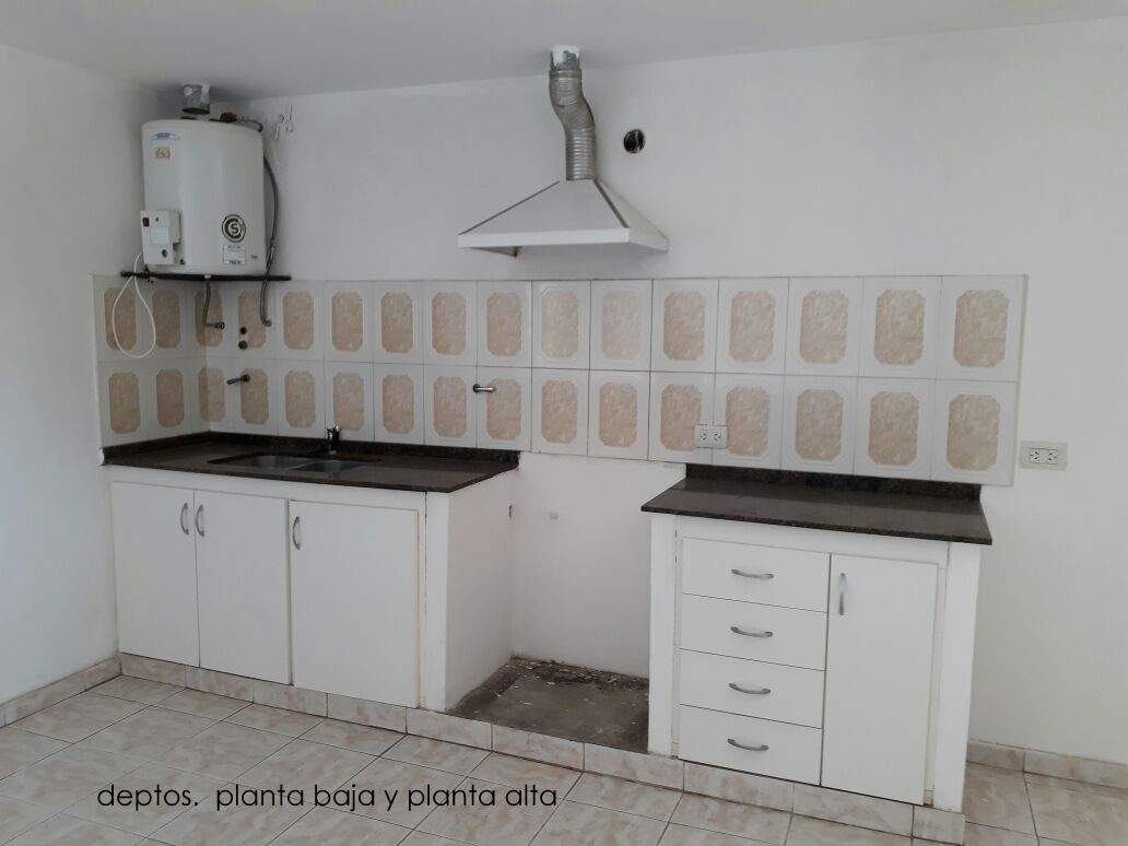 INVERSOR NO LO PIERDAS!!  4 DPTOS   UN SOBRANTE DE TERRENO EN EXCELENTE PRECIO!!!