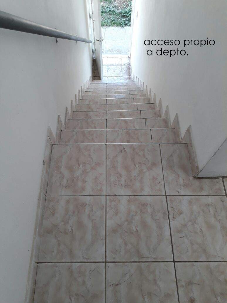 INVERSOR NO LO PIERDAS!!  4 DPTOS   UN SOBRANTE DE TERRENO EN EXCELENTE PRECIO!!!