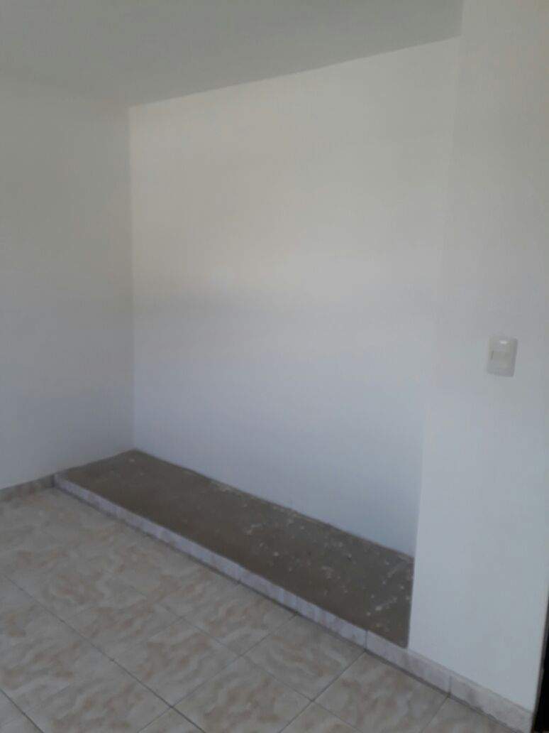INVERSOR NO LO PIERDAS!!  4 DPTOS   UN SOBRANTE DE TERRENO EN EXCELENTE PRECIO!!!