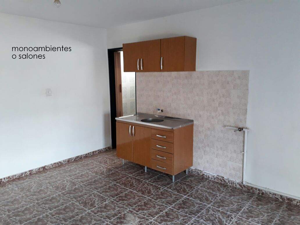 INVERSOR NO LO PIERDAS!!  4 DPTOS   UN SOBRANTE DE TERRENO EN EXCELENTE PRECIO!!!