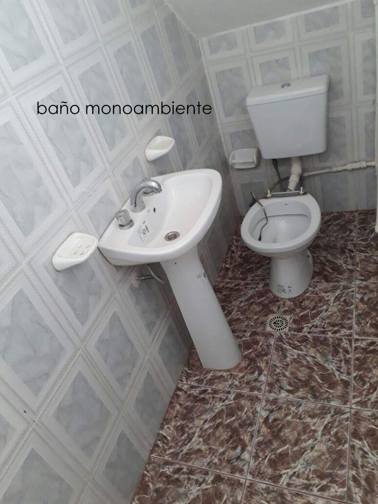 INVERSOR NO LO PIERDAS!!  4 DPTOS   UN SOBRANTE DE TERRENO EN EXCELENTE PRECIO!!!