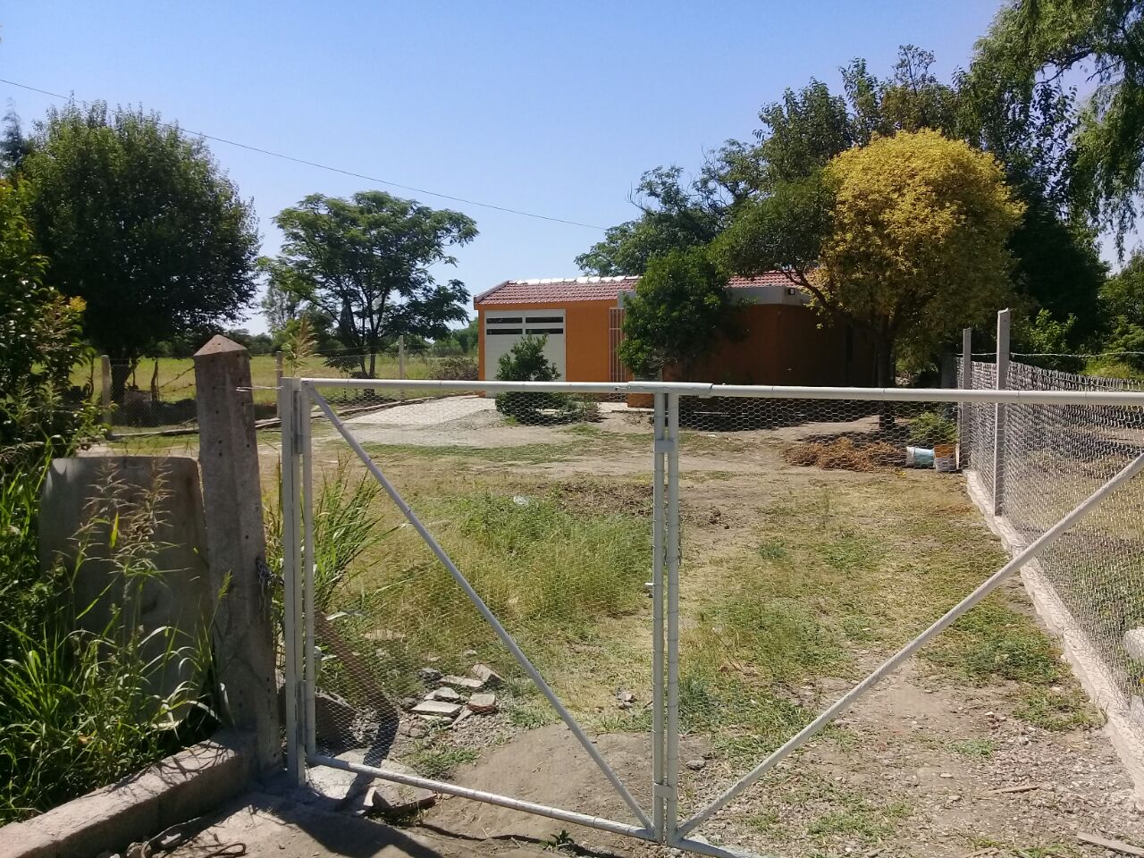 VENTA PREDIO    CASA 3 dorm VILLA ESQUIU. sobre Ruta