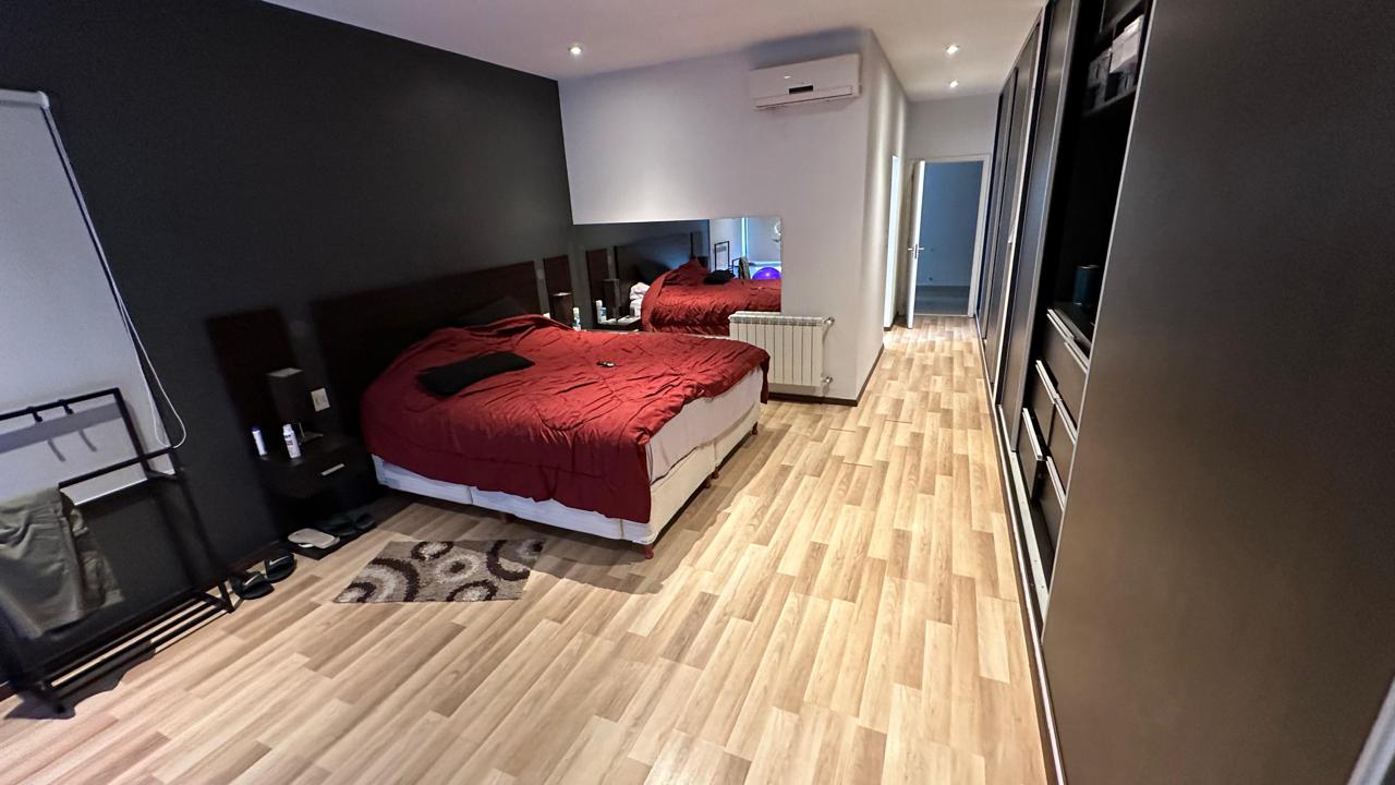 Espectacular Casa de  5 dormitorios en Tejas 2!!