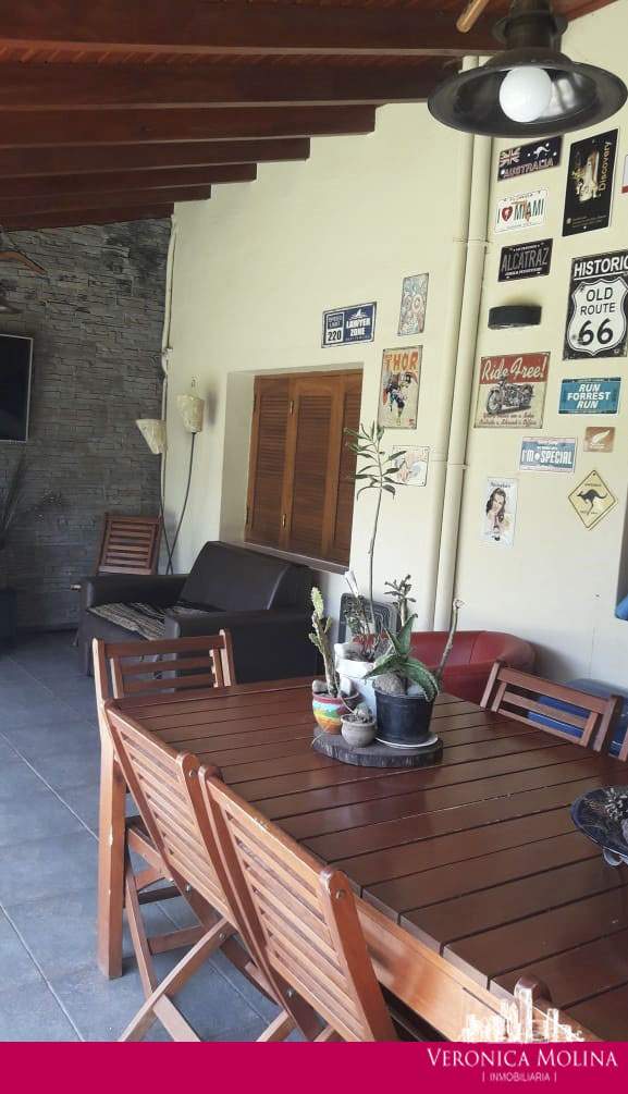 EN VENTA CASA 2 DORM ALTA GRACIA