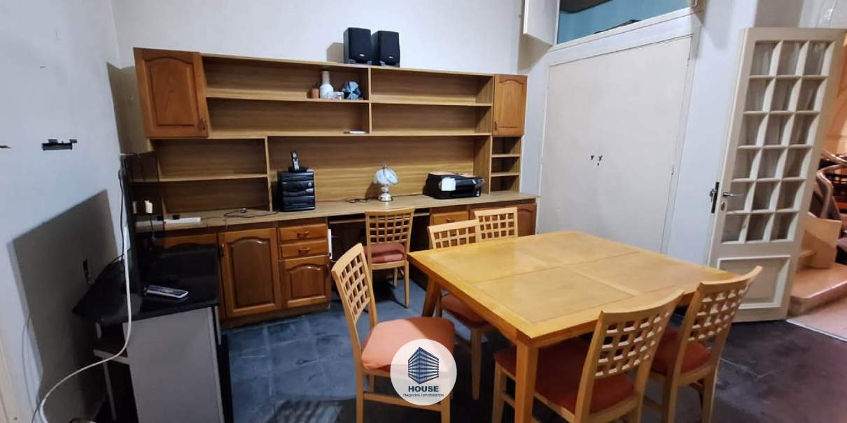 CASA EN VENTA ESTILO CLÁSICO 3 DORMITORIOS CON PATIO Y COCHERA - ALTA CÓRDOBA REC MENOR