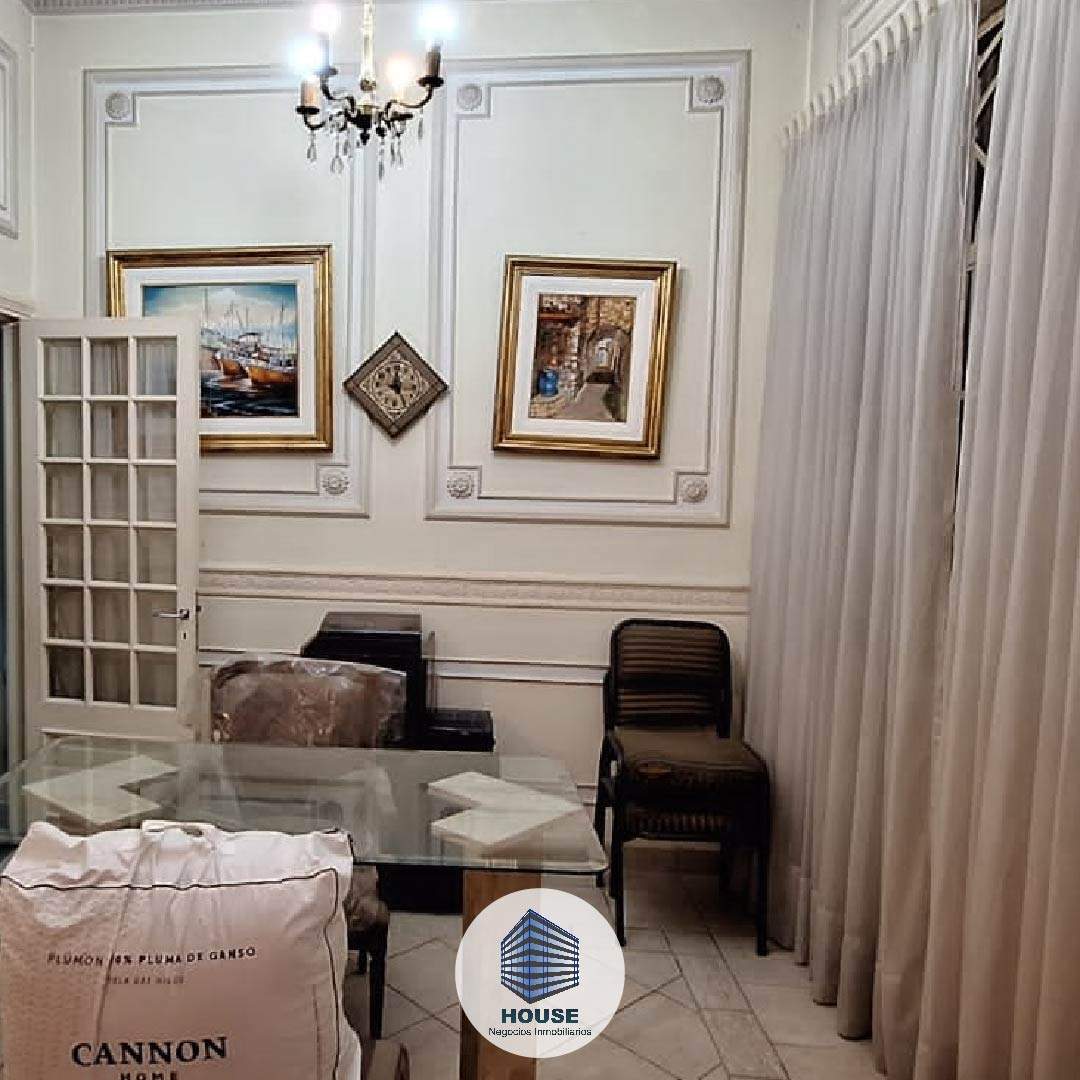 CASA EN VENTA ESTILO CLÁSICO 3 DORMITORIOS CON PATIO Y COCHERA - ALTA CÓRDOBA REC MENOR