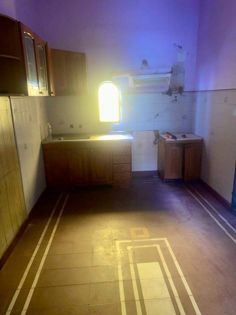 VENDO CASA A REFACCIONAR - B LOS PARAISOS