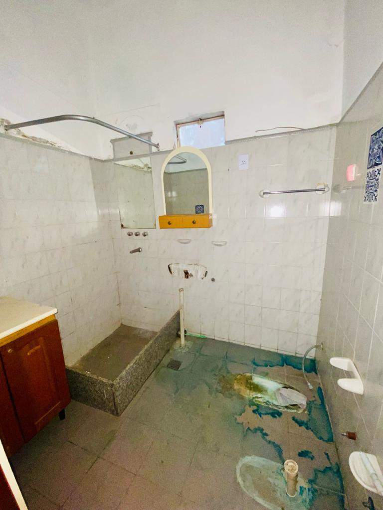 VENDO CASA A REFACCIONAR - B LOS PARAISOS