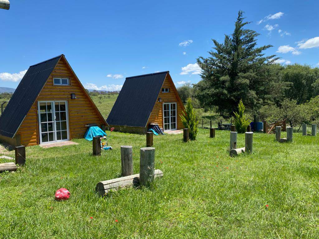 VENDO COMPLEJO DE CABAÑAS EN POTRERO DE GARAY