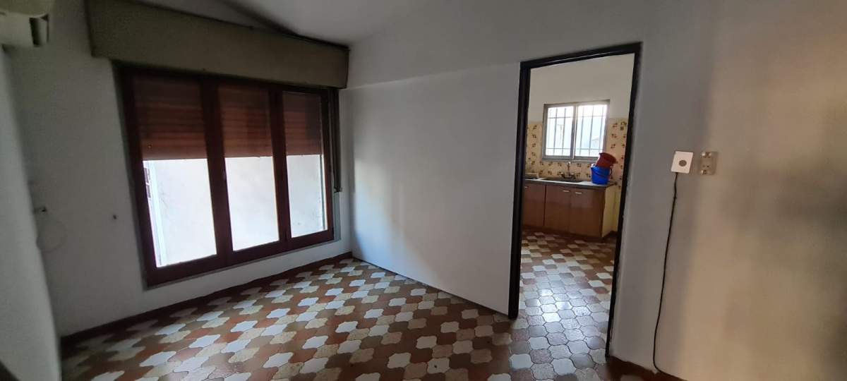 AlquilerSolo Comercial Casa 3 Dormitorios   Escritorio (Río Ceballos-Centro-a 20 mts de Av San Martí