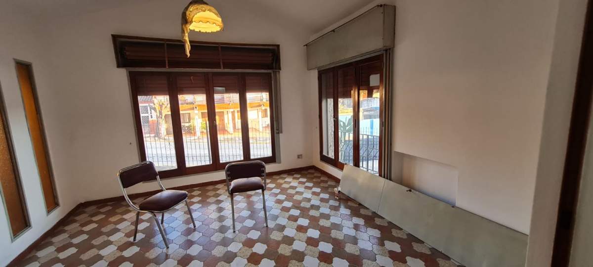 AlquilerSolo Comercial Casa 3 Dormitorios   Escritorio (Río Ceballos-Centro-a 20 mts de Av San Martí