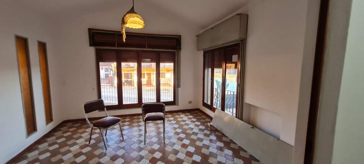 AlquilerSolo Comercial Casa 3 Dormitorios   Escritorio (Río Ceballos-Centro-a 20 mts de Av San Martí