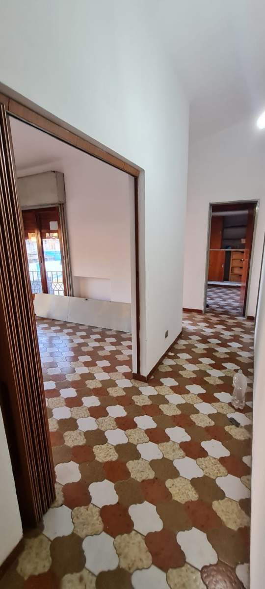 AlquilerSolo Comercial Casa 3 Dormitorios   Escritorio (Río Ceballos-Centro-a 20 mts de Av San Martí