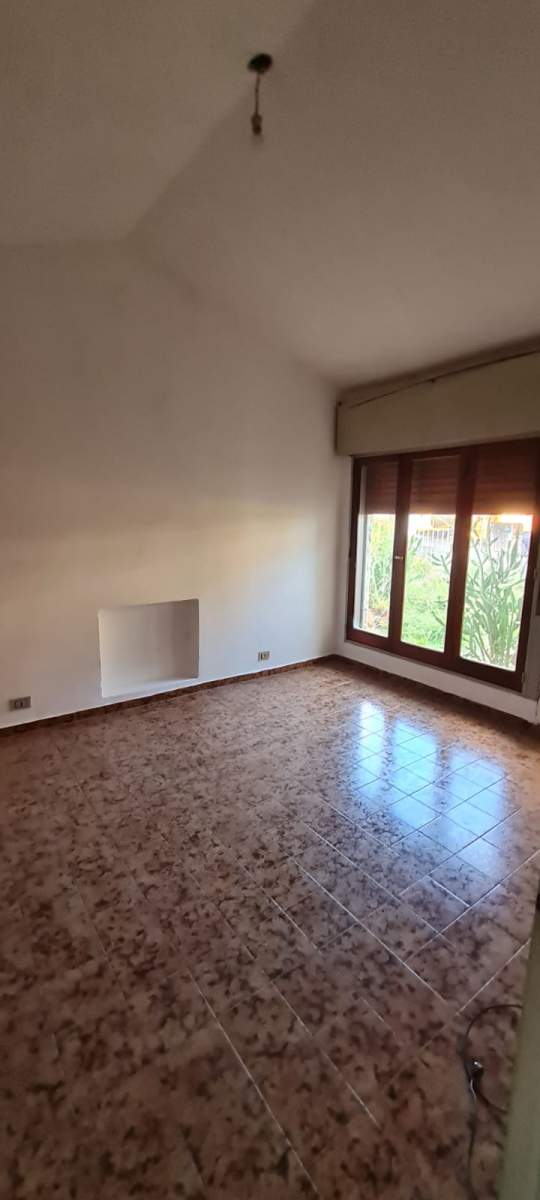 AlquilerSolo Comercial Casa 3 Dormitorios   Escritorio (Río Ceballos-Centro-a 20 mts de Av San Martí