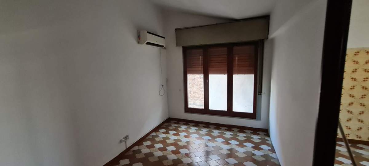 AlquilerSolo Comercial Casa 3 Dormitorios   Escritorio (Río Ceballos-Centro-a 20 mts de Av San Martí