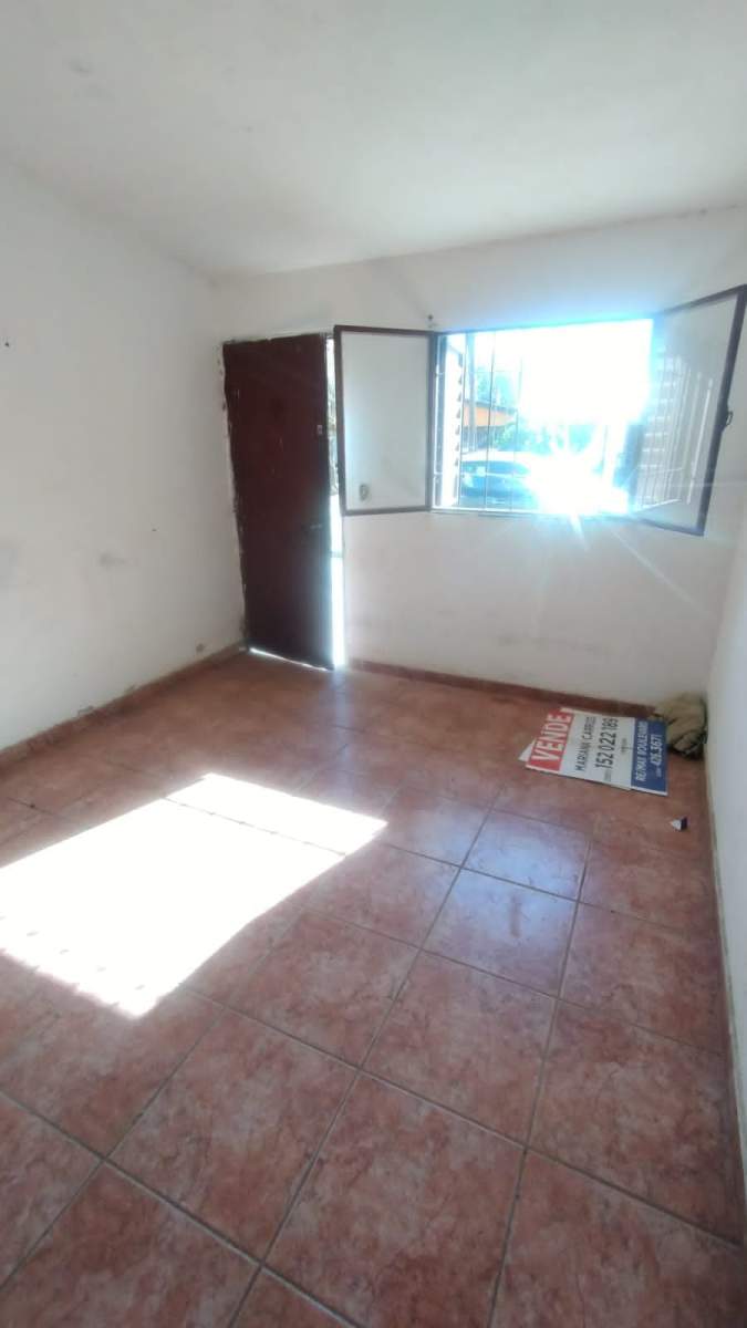 CASA EN VENTA CON DETALLLES A TERMINAR EN BIALET MASSE.