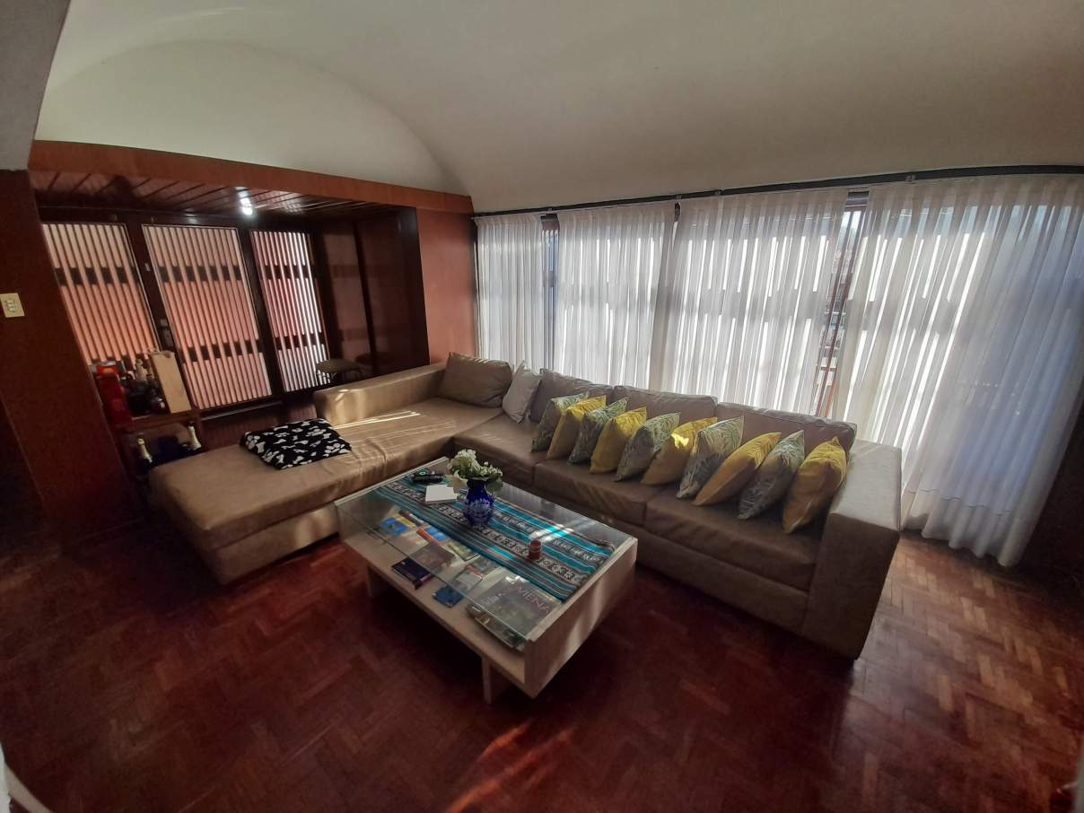 SALVATIERRA VENDE-ESPECTACULAR INMUEBLE EN BARRIO JUNIORS-500M2 TERRENO