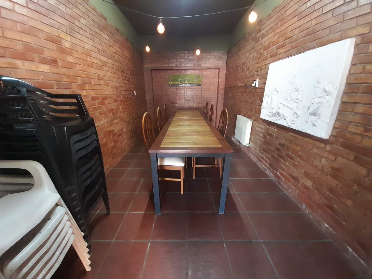 SALVATIERRA VENDE-ESPECTACULAR INMUEBLE EN BARRIO JUNIORS-500M2 TERRENO