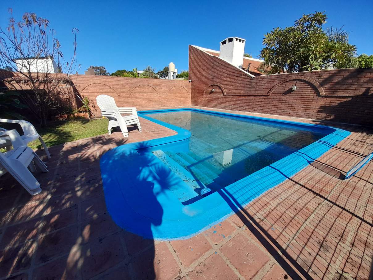 SALVATIERRA VENDE-ESPECTACULAR INMUEBLE EN BARRIO JUNIORS-500M2 TERRENO