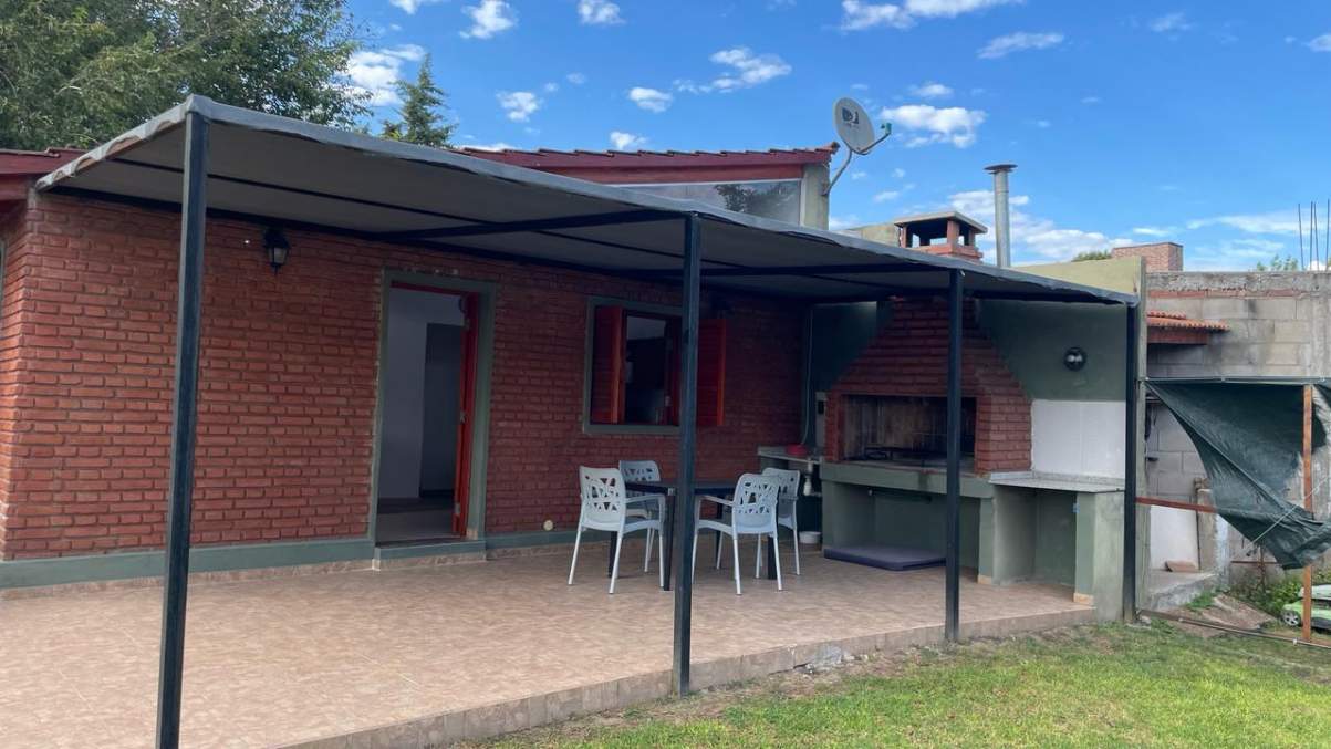 CASA (3 DORM)   DEPTO (2 DORM), EN VILLA CARLOS PAZ,  BARRIO SANTA RITA