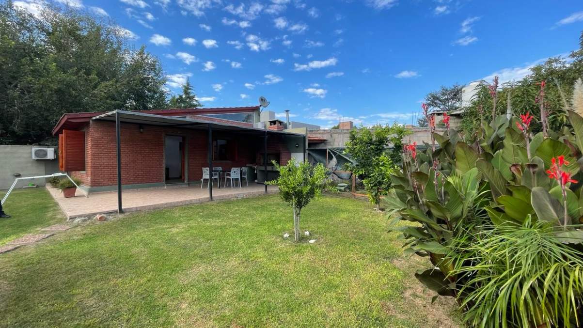 CASA (3 DORM)   DEPTO (2 DORM), EN VILLA CARLOS PAZ,  BARRIO SANTA RITA