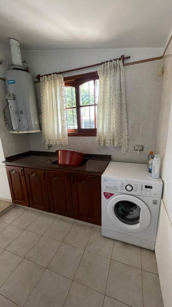 CASA (3 DORM)   DEPTO (2 DORM), EN VILLA CARLOS PAZ,  BARRIO SANTA RITA