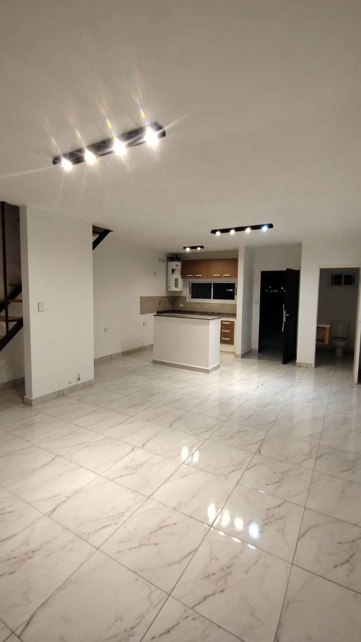 Venta duplex 2 y 3 dorm pileta - Cuestas de Manantiales