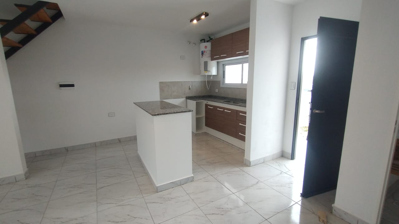 Venta duplex 2 y 3 dorm pileta - Cuestas de Manantiales