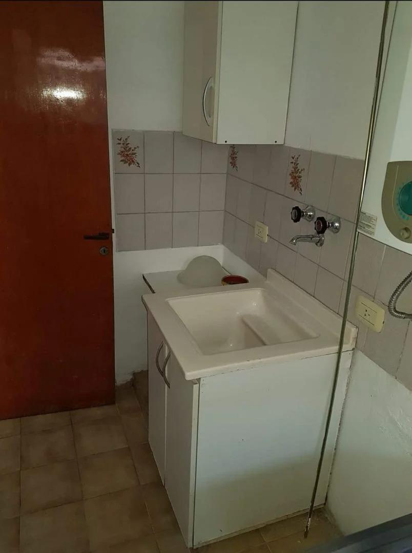 DEPTO EN VENTA DE 1 DORM. EN B° ALBERDI - MUY CERCA DEL HOSP. DE CLINICAS