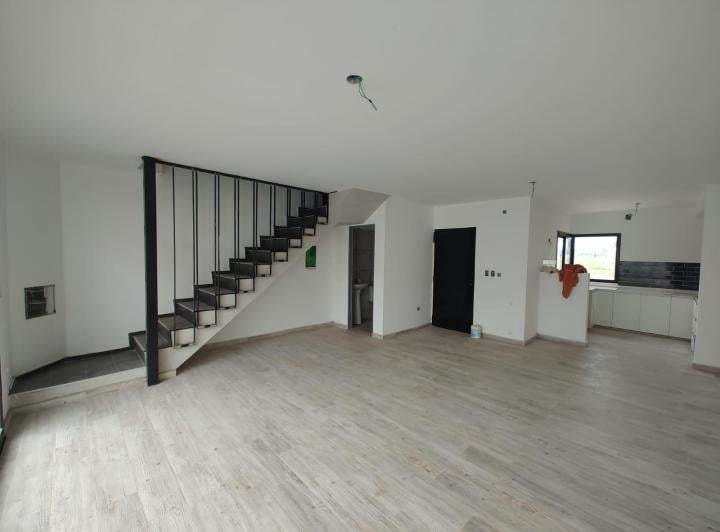 DUPLEX DE CATEGORIA EN VENTA - PRADOS DE MANATIALES - 3 DORMITORIOS 2 BAÑOS